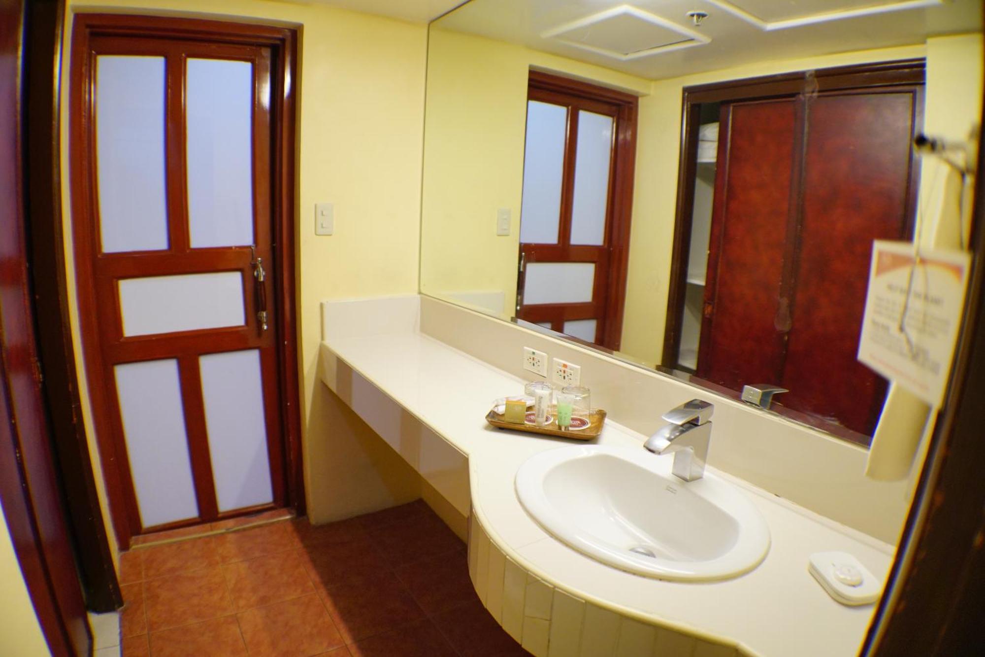 Bayview Park Hotel Manila Ngoại thất bức ảnh